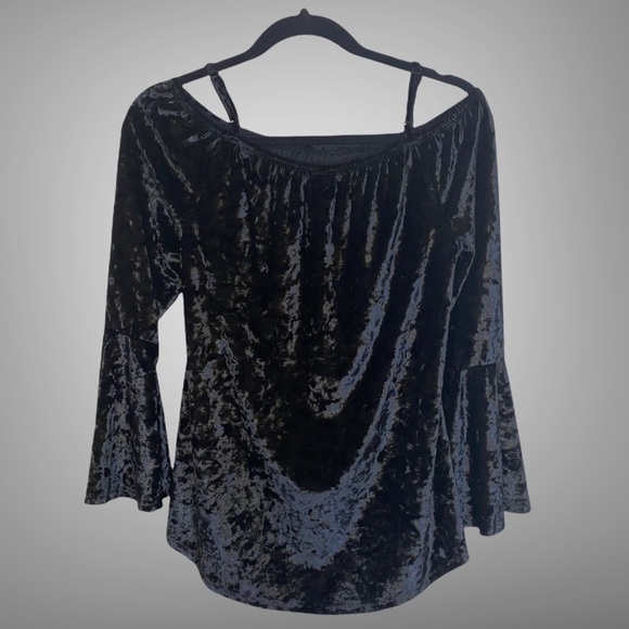 No Boundaries Velvet Off the Shoupder Top - Picture 2 of 5